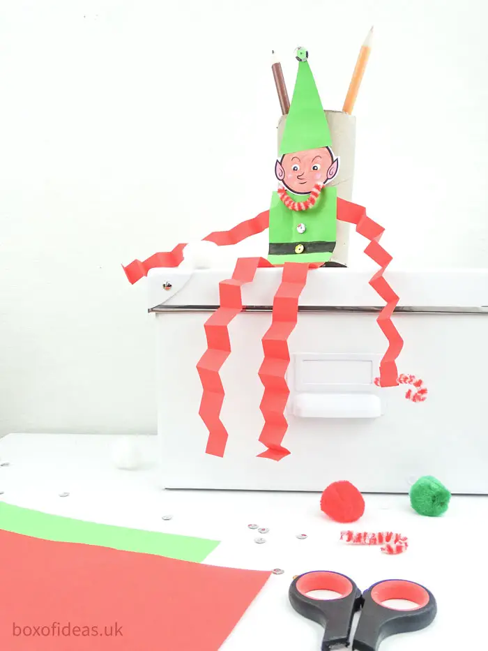 DIY Elf on the Shelf pencil holder #craft for #teachers of #preschool kids at #Christmas